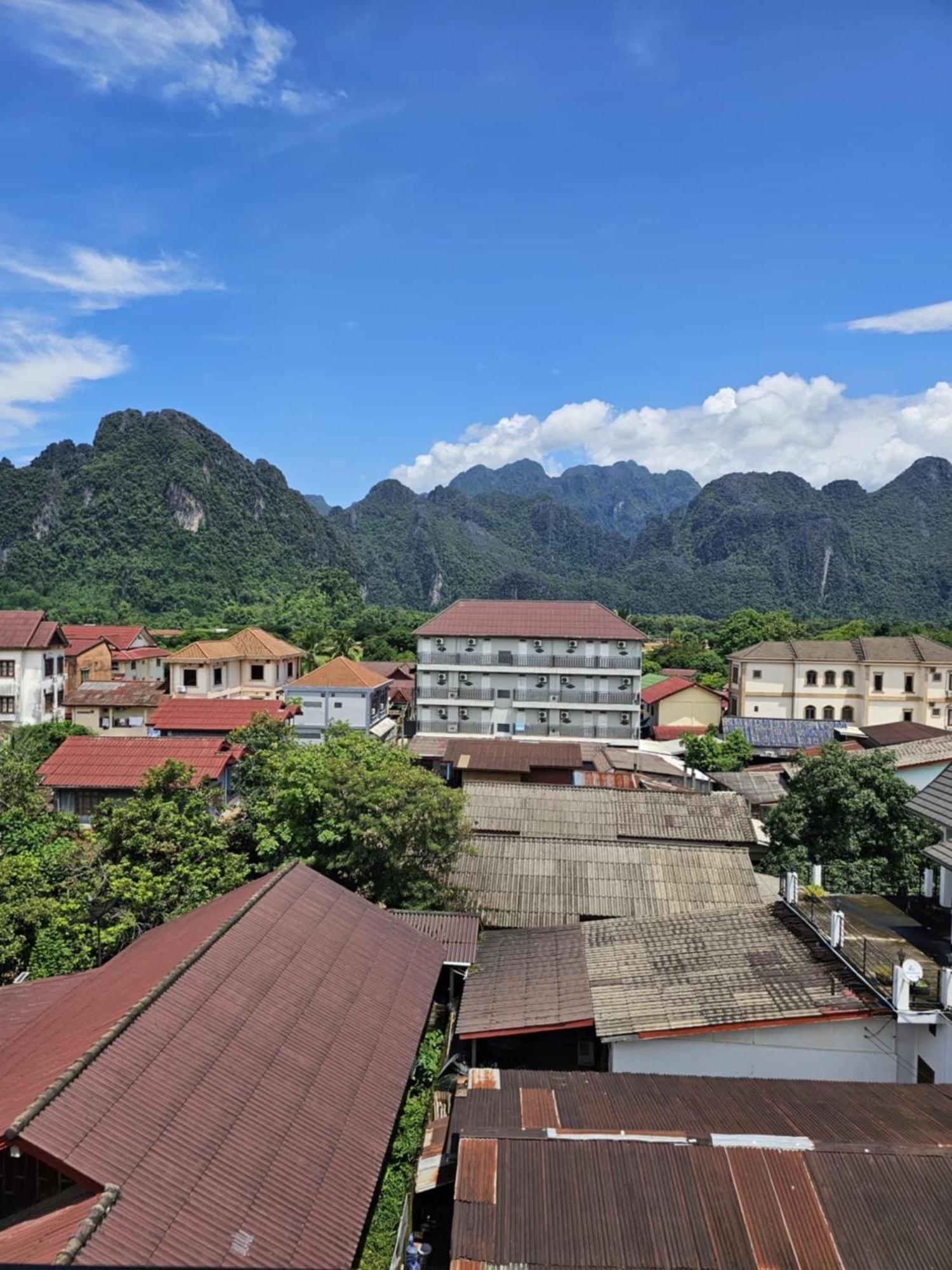 Sky Hotel Vangviang Kültér fotó