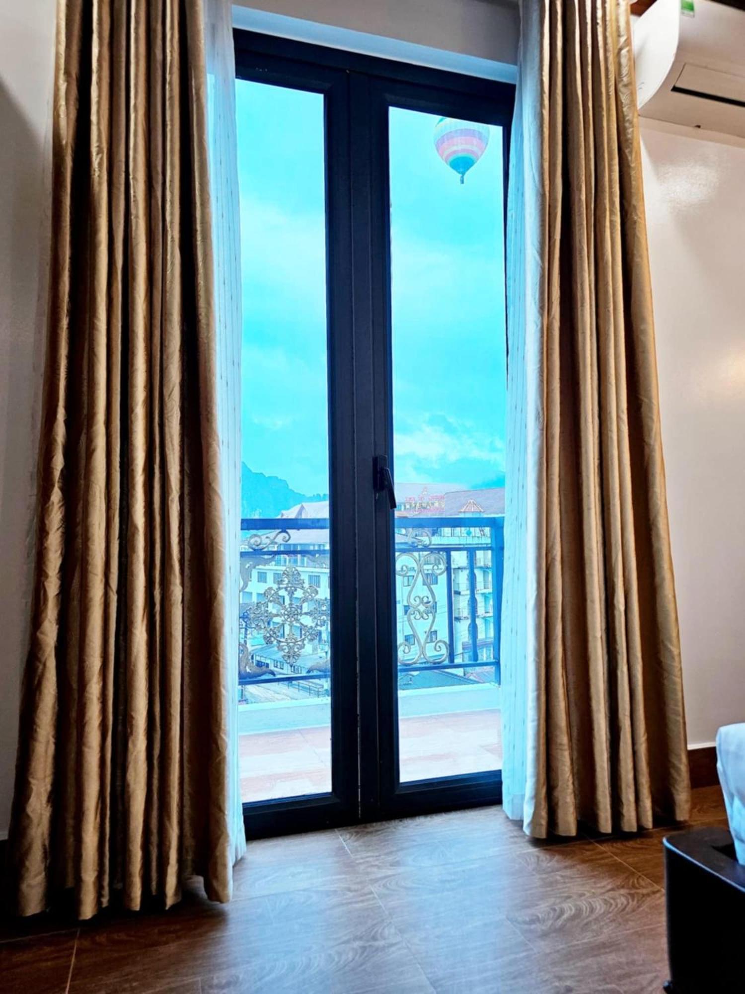 Sky Hotel Vangviang Kültér fotó