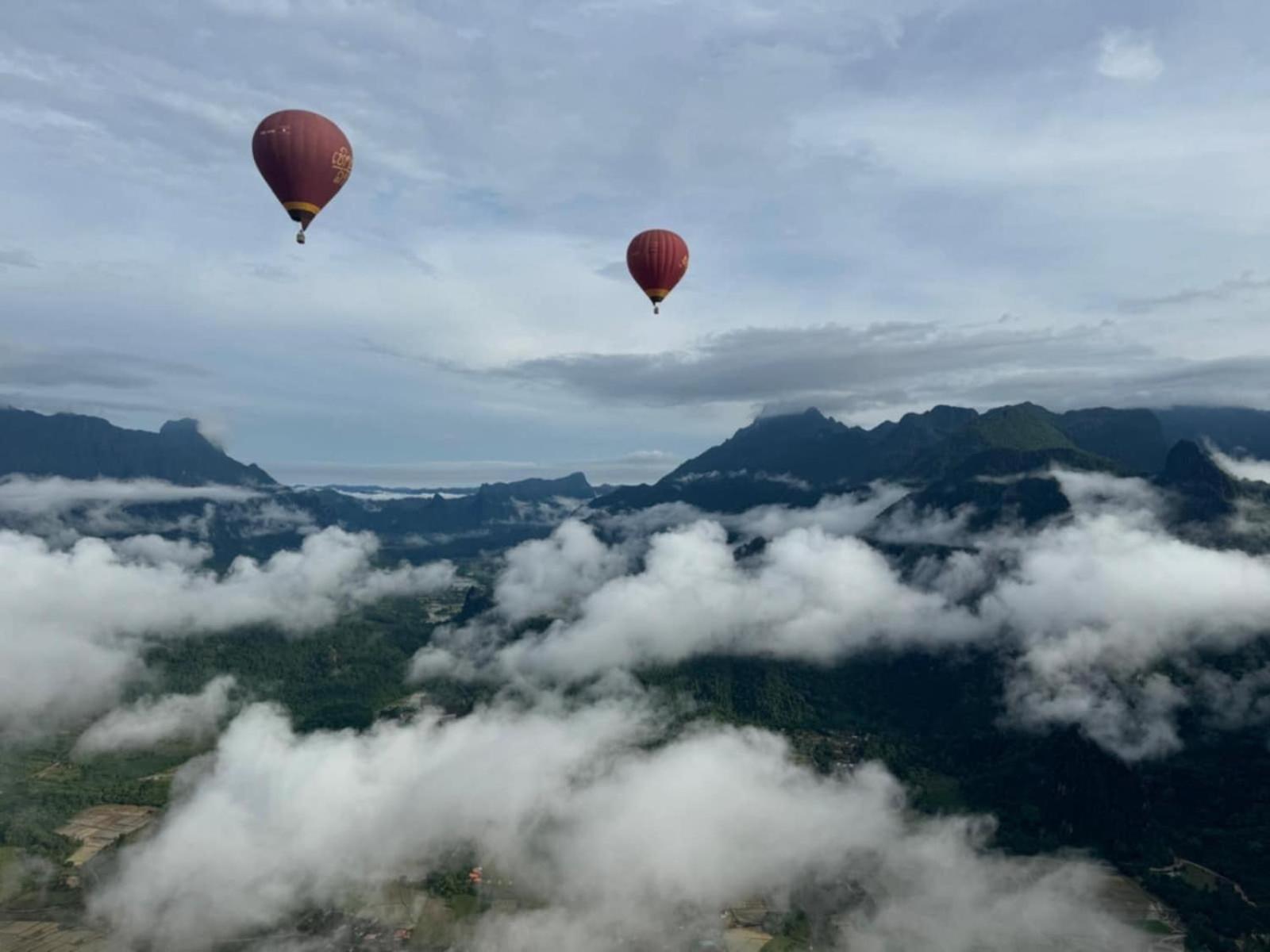 Sky Hotel Vangviang Kültér fotó