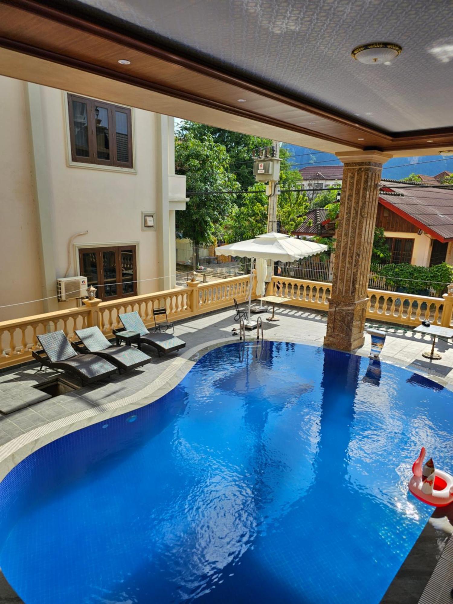Sky Hotel Vangviang Kültér fotó