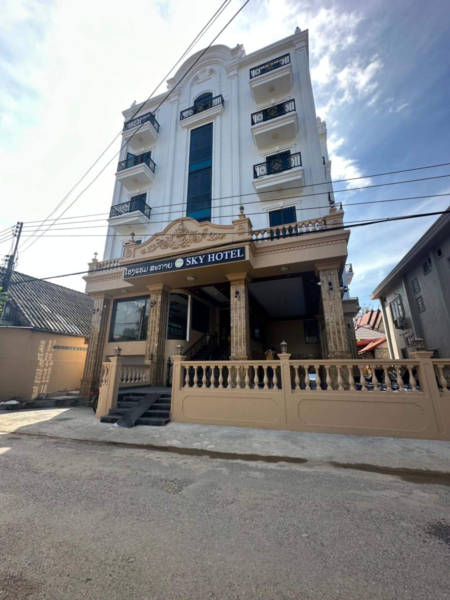 Sky Hotel Vangviang Kültér fotó